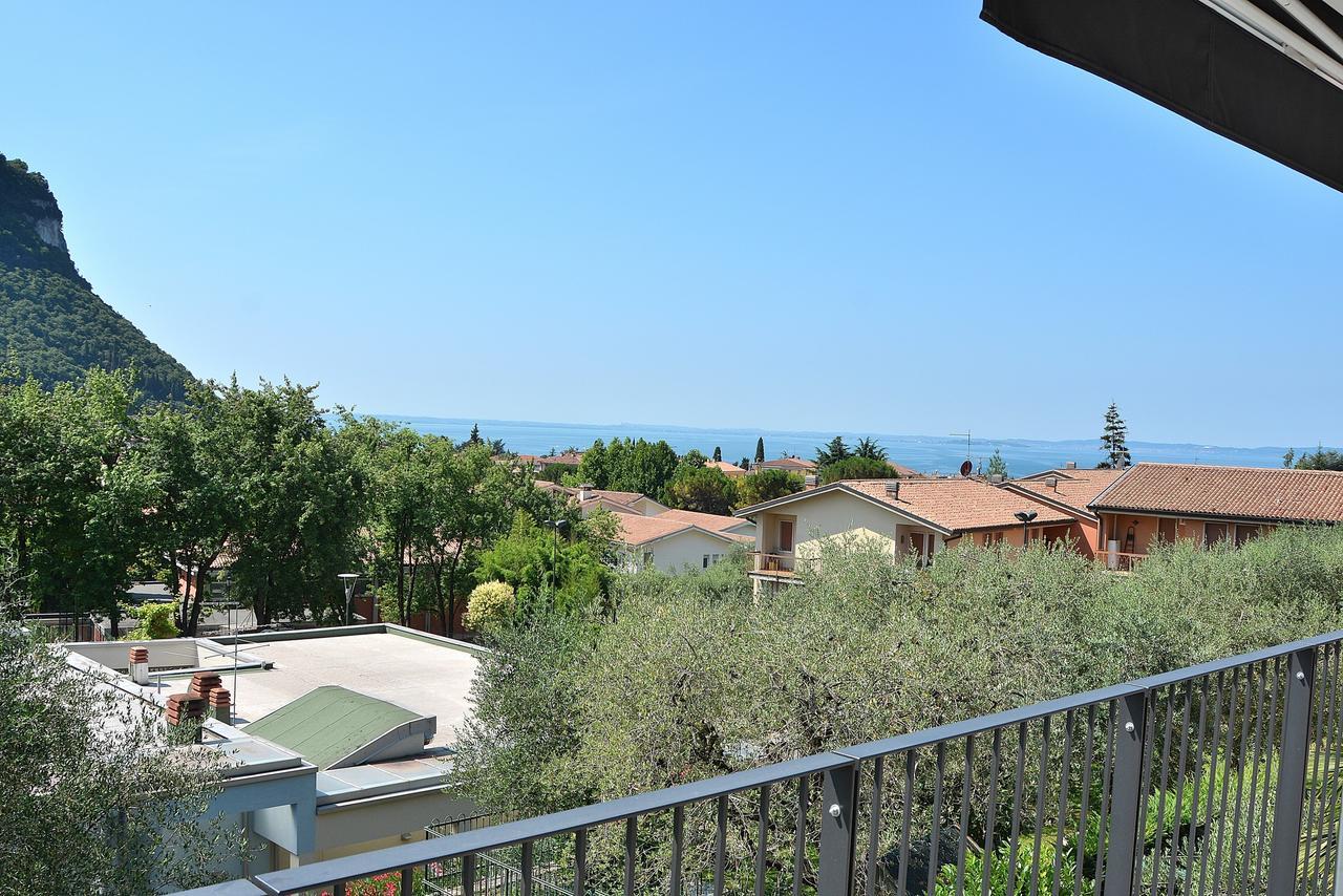 Ca Gardesana With Pool Villa Exterior photo