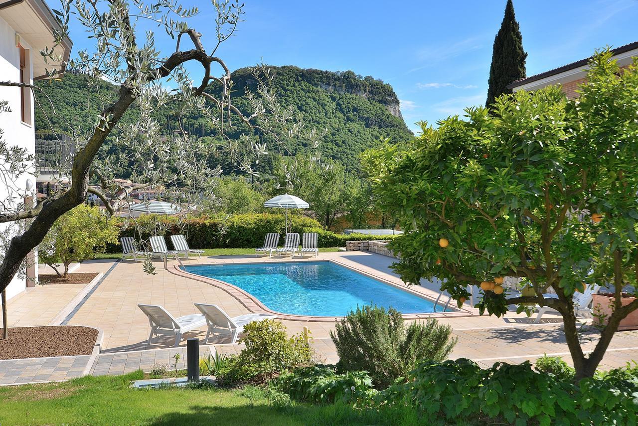 Ca Gardesana With Pool Villa Exterior photo